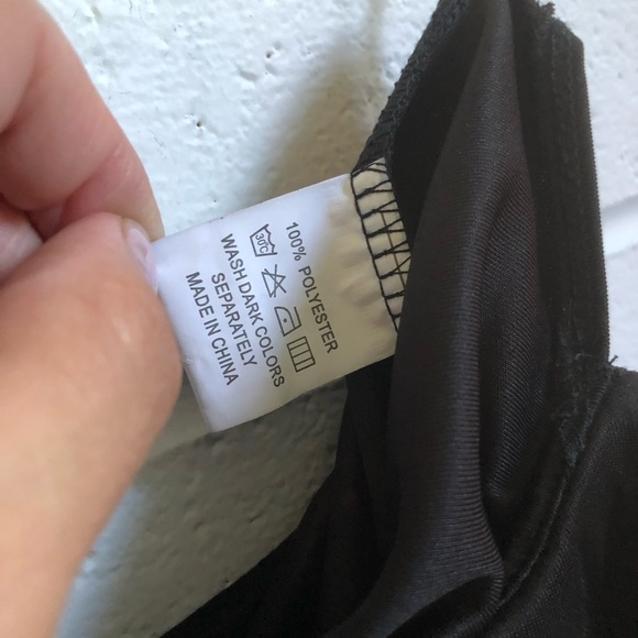 Ruffle crop top sz - Picture 2 of 7